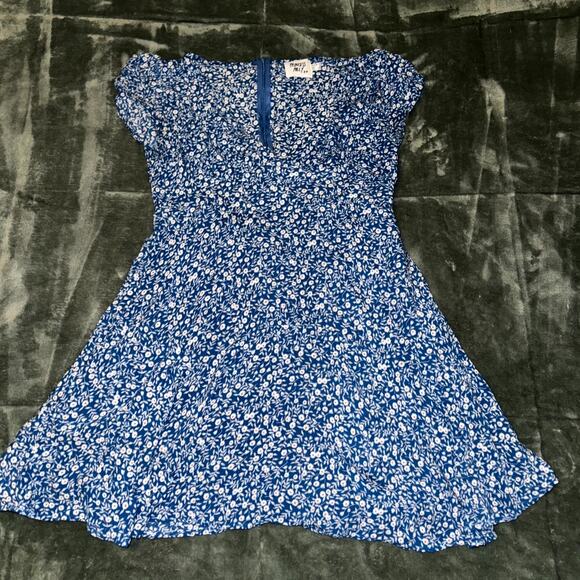 Princess Polly The Sting Mini Dress Women’s 6 Blue Floral Ruffle Hem Deep V Neck - Picture 4 of 9